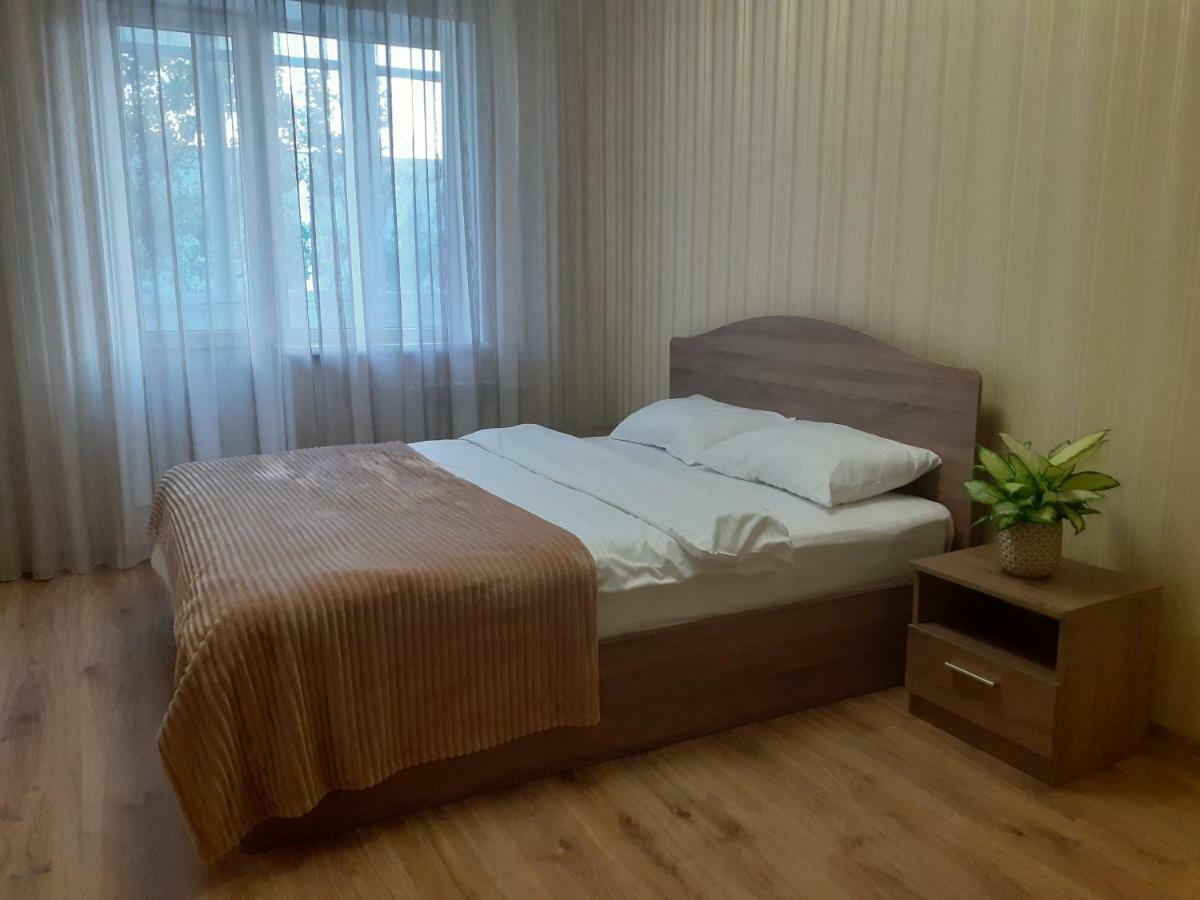 Двухкомнатная В Центре Троещины Kiev Exterior foto